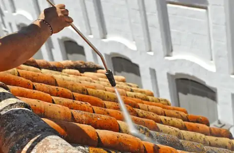 Nettoyage de toitures - Plonéour-Lanvern